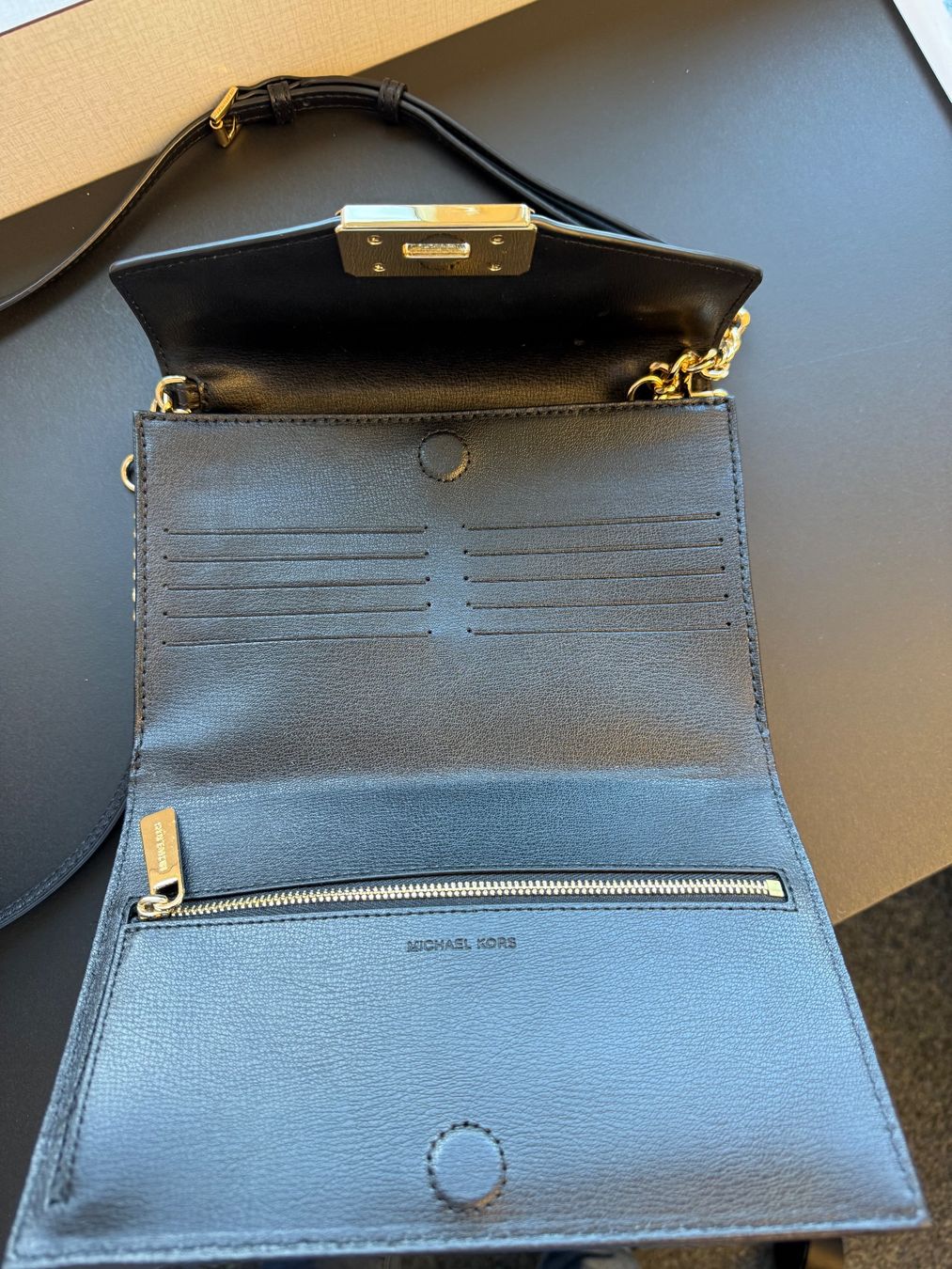 Michael Kors Borse da donna: Michael Kors Clutch-Hand-Brieftasche – Usato da Wattwil venduto da Roecknroell 1