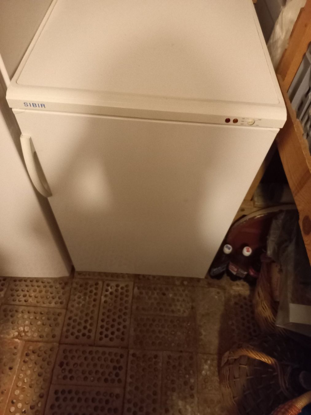 Gefrierschrank: Tiefkühlschrank Sibir – Gebraucht aus Kaufdorf von EdelmannPaPrintGmbH