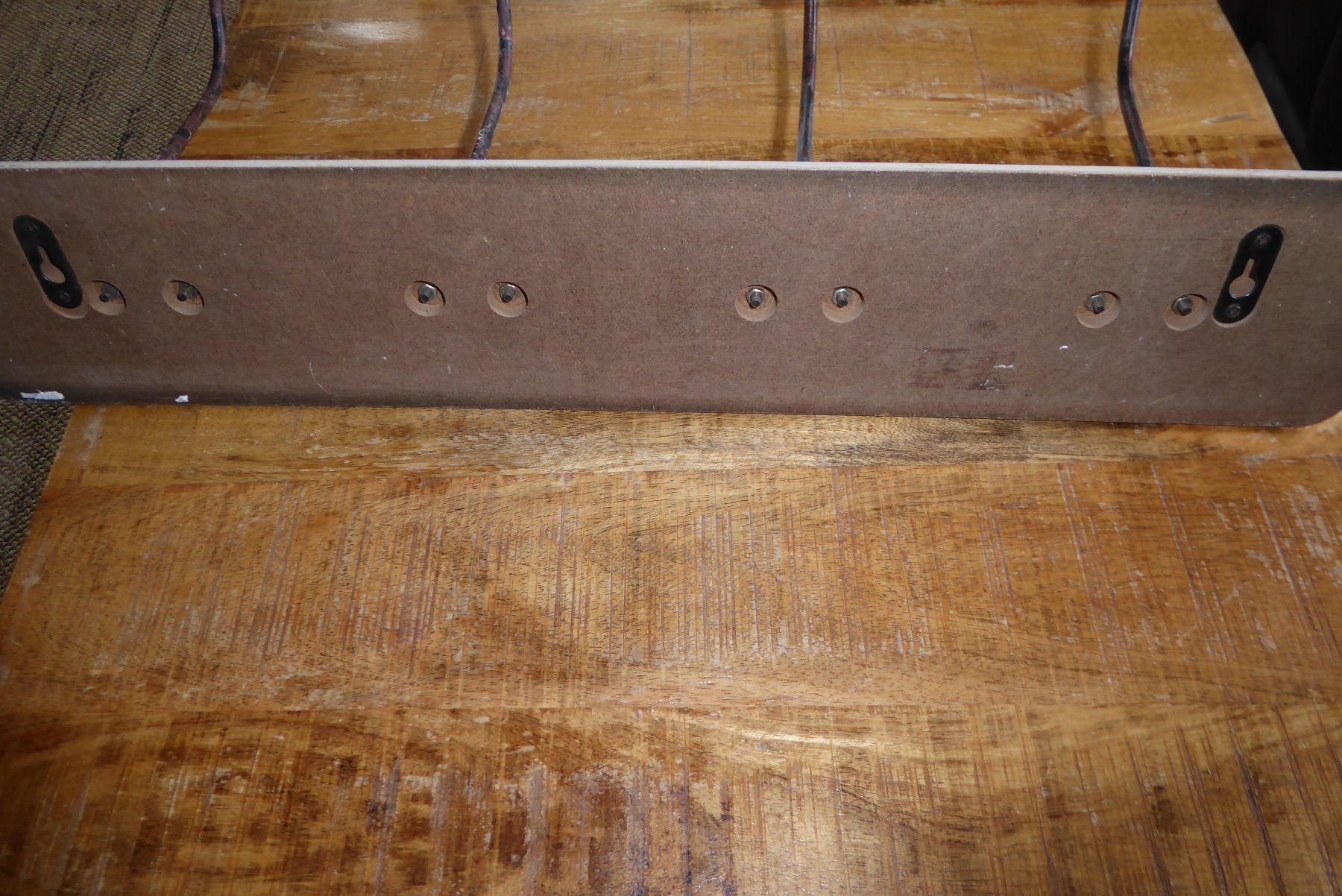 Guardaroba: Vintage Wand  Garderobe 4 Hacken – Usato da Sargans venduto da Benziner 4