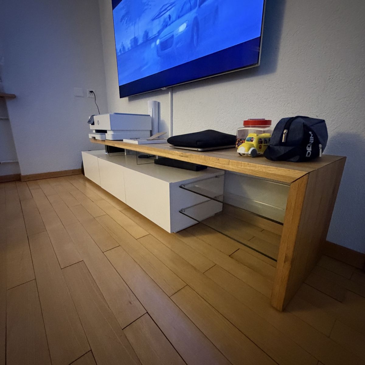 TV Möbel: Modernes TV-Möbel / Sideboard, weiss-Holz – Gebraucht aus Wattwil von lor_bb82 1