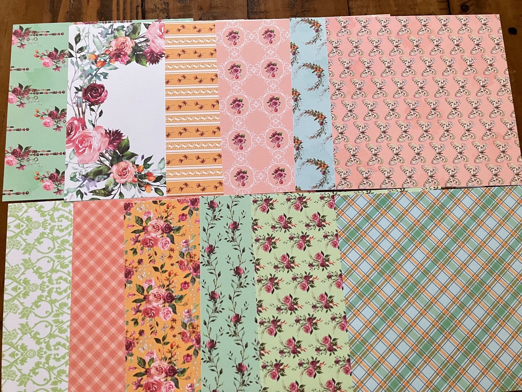 Papiere: 12 Blatt Design-Papier, Bastelpapier  NEU – Neu und originalverpackt aus Effretikon von wenuss