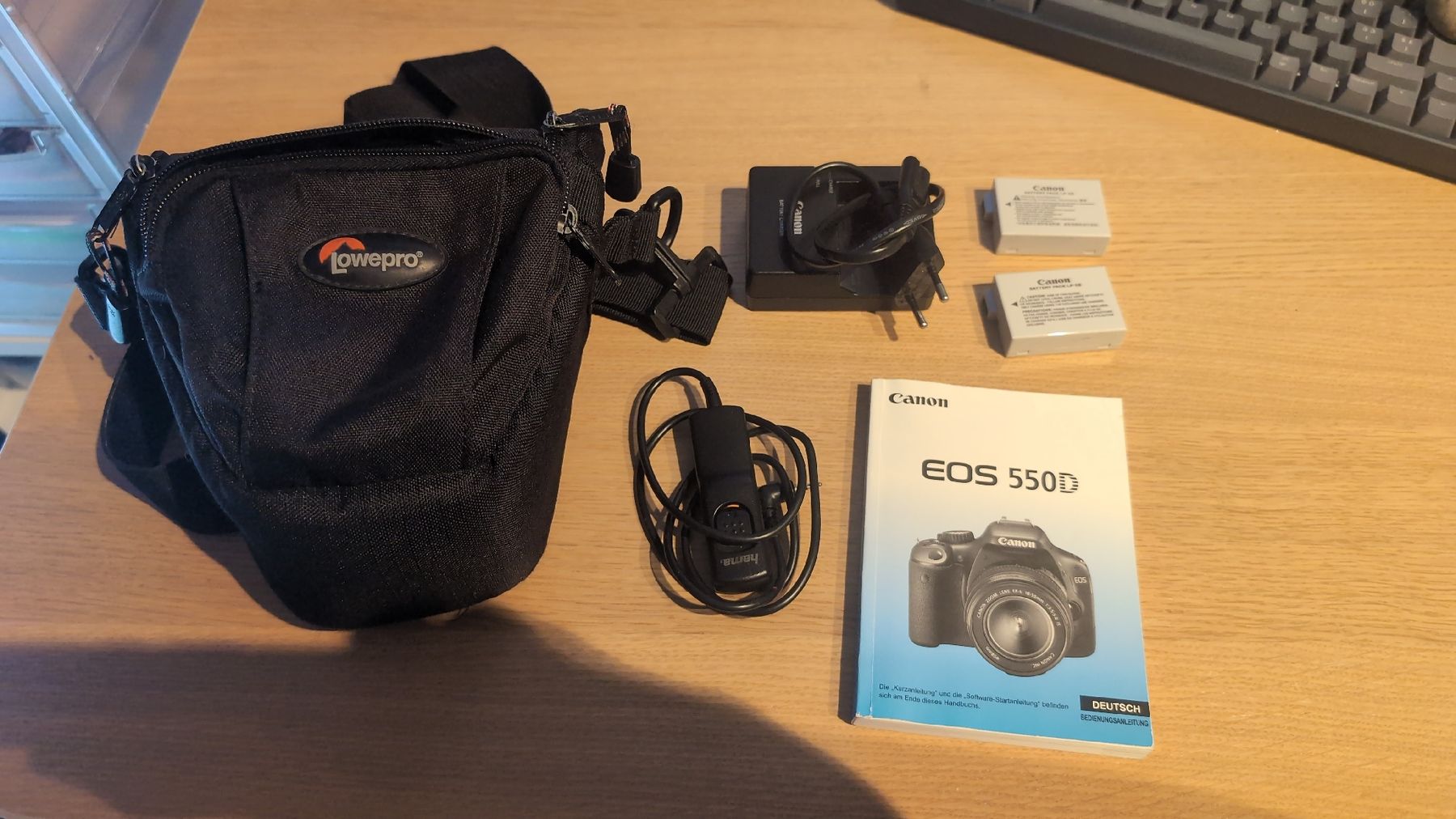 Canon Fotocamera: Canon EOS 550D DSLR, inkl. 18-200mm Objektiv – Usato da Wiesendangen venduto da suguss13 2