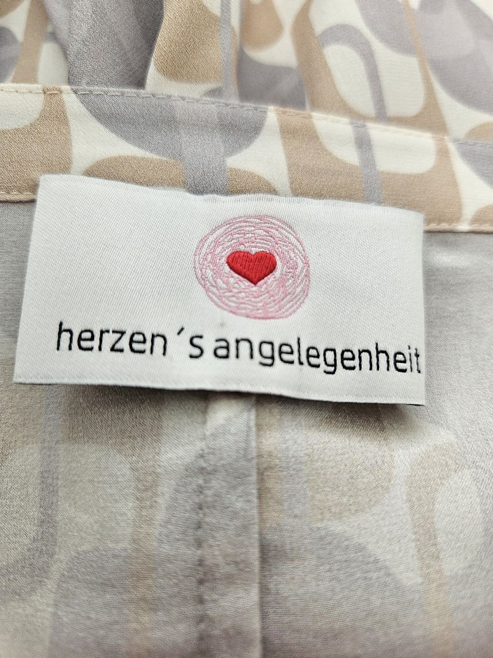 Blusen: schöne Bluse, Herzensangelegenheit – Neu (gemäss Beschreibung) aus Wiesendangen von Sinhuk 3