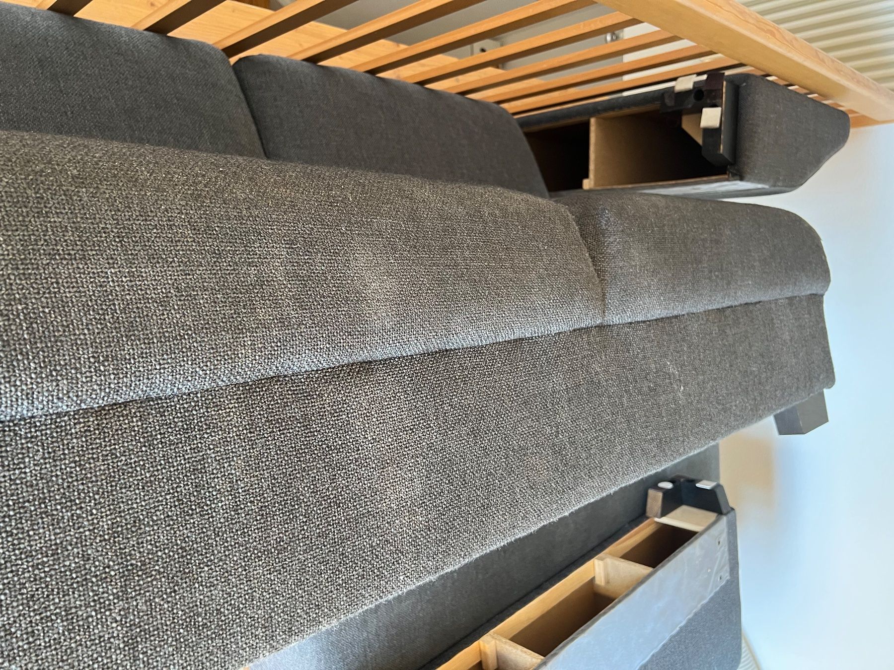 Divani: Ecksofa SÖRVALLEN 3er-Bettsofa mit Récamiere, grau – Usato da Frick venduto da clembou 8
