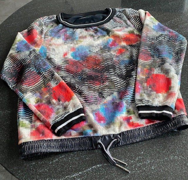 Marc Cain Pulls & Sweat-shirts: Marccain Sports Pullover Gr. N1 bunt – D'occasion à Ergisch par July64