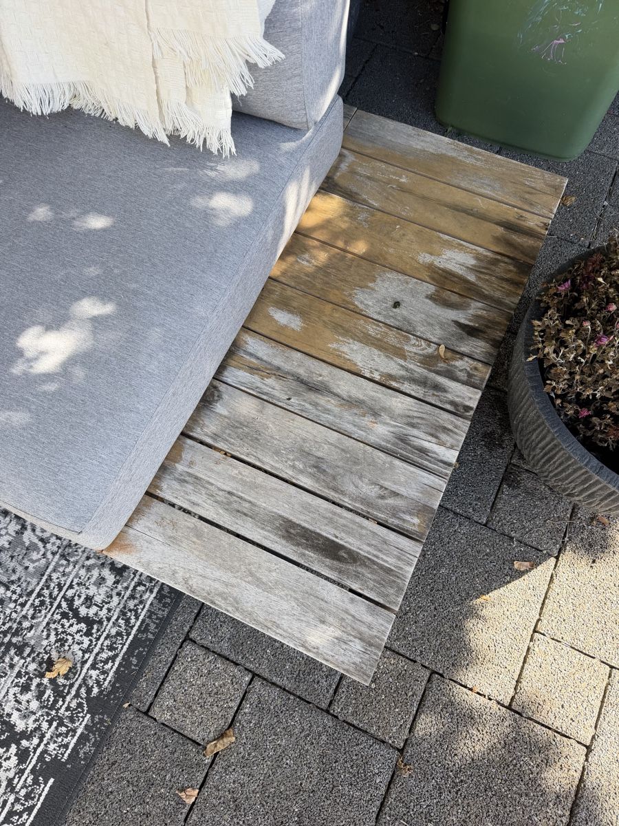 Divani: Gartenlounge mit Couchtisch – Usato da Madetswil venduto da VLZH 2