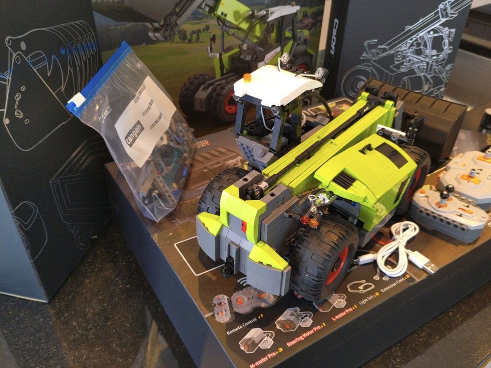 CaDA Bricks Master Series Telehandler C61051W Kaufen auf Ricardo