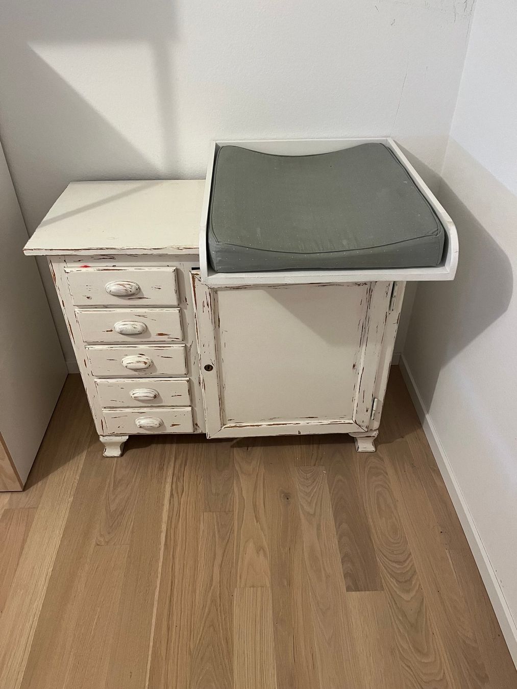 Fasciatoi & Accessori: praktische Shabby-Chic Wickelkommode – Usato da Thalwil venduto da schlluka 2