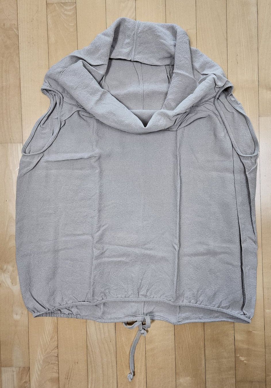 Rick Owens Camicette: Rick Owens Seidenbluse, Gr.38, Farbe Pearl – Usato da St. Gallen venduto da AnBau