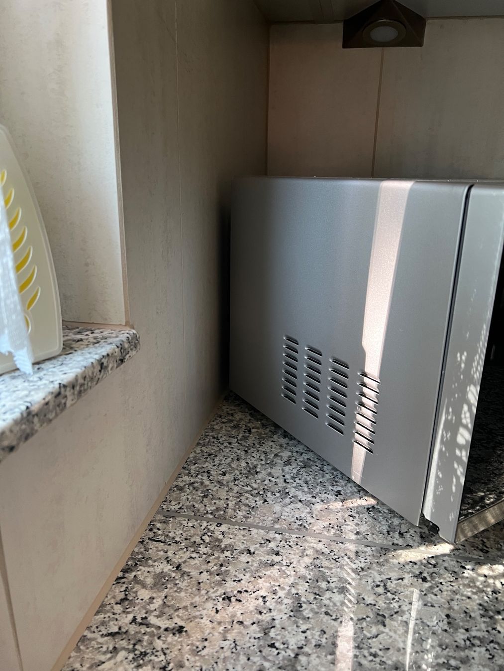 Fust Appareils de cuisine: Microwellenofen WM 8025 Combi – D'occasion à Thalwil par andrebrem 2