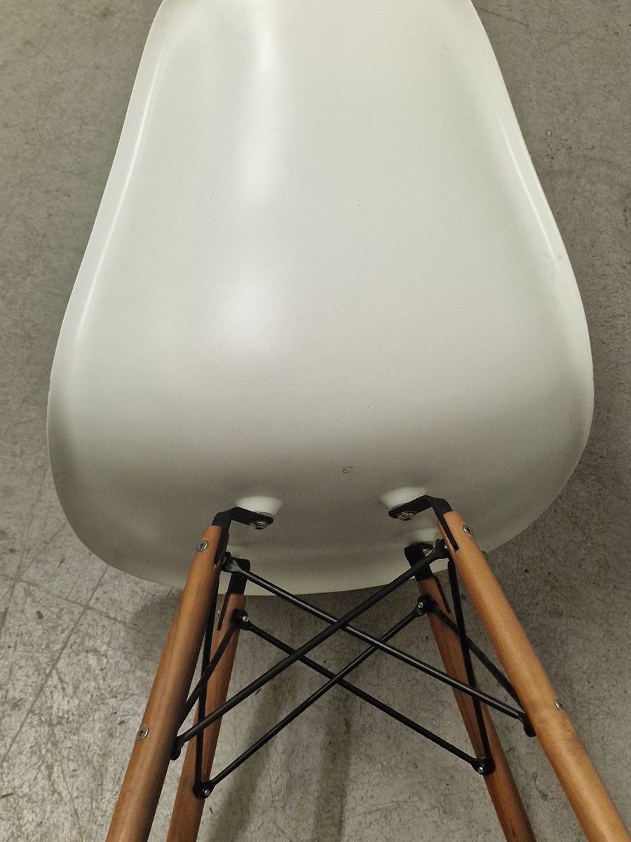 Stühle: Vintage Stuhl Weiss – Gebraucht aus Zürich von Vintage-1993 3