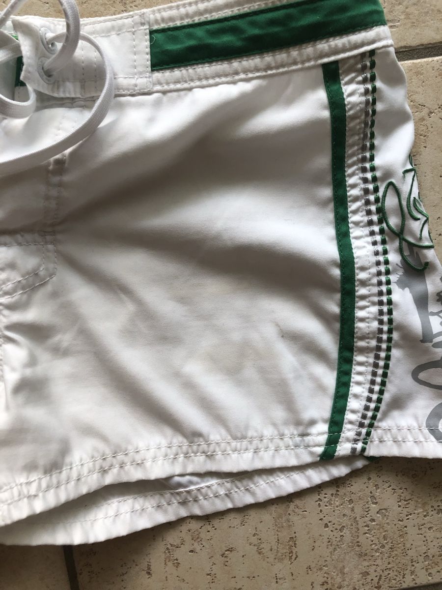 Roxy Hosen: Roxy - Surf-/Badeshorts  – Gebraucht aus Chêne-Bourg von sienna8245 2