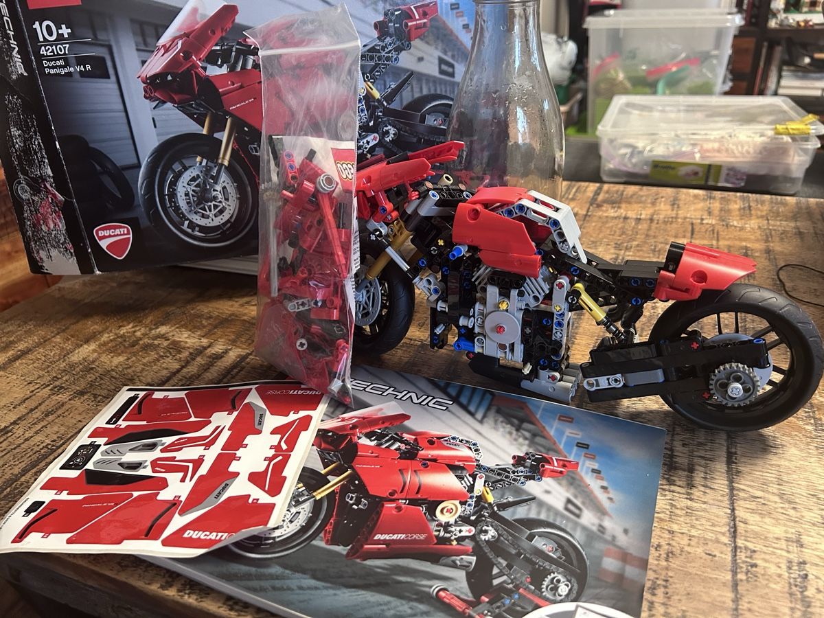 Lego Baukästen: Lego Technic 42107 et 42063 – Gebraucht aus confignon von chachou79 1