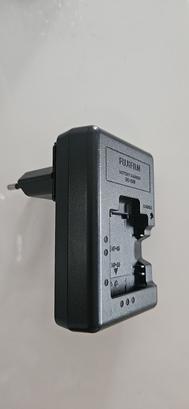 Fujifilm Altri Accessori: Chargeur batterie Fujifilm  – Nuovo (secondo la descrizione) da LAUSANNE venduto da dja_q8fs 1