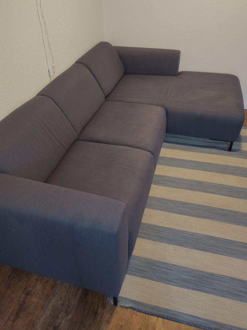 Micasa Divani: Ecksofa Grau 2.34m x 1.5m – Usato da Zofingen venduto da leila_ig 1