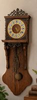 Wanduhr Holz mit Pendel und Gewichten guter Zustand