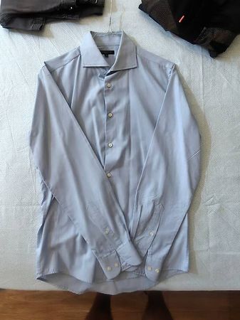 Camicia classica azzurra, trama mille-righe