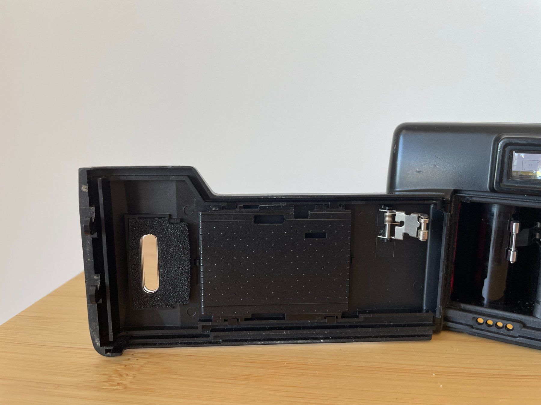 Nikon Fotocamera: Nikon TW Zoom – Difettoso da Petit Lancy venduto da gil_hr6v 7
