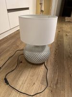 Tischlampe silberner Glasfuss weisser Schirm gebraucht