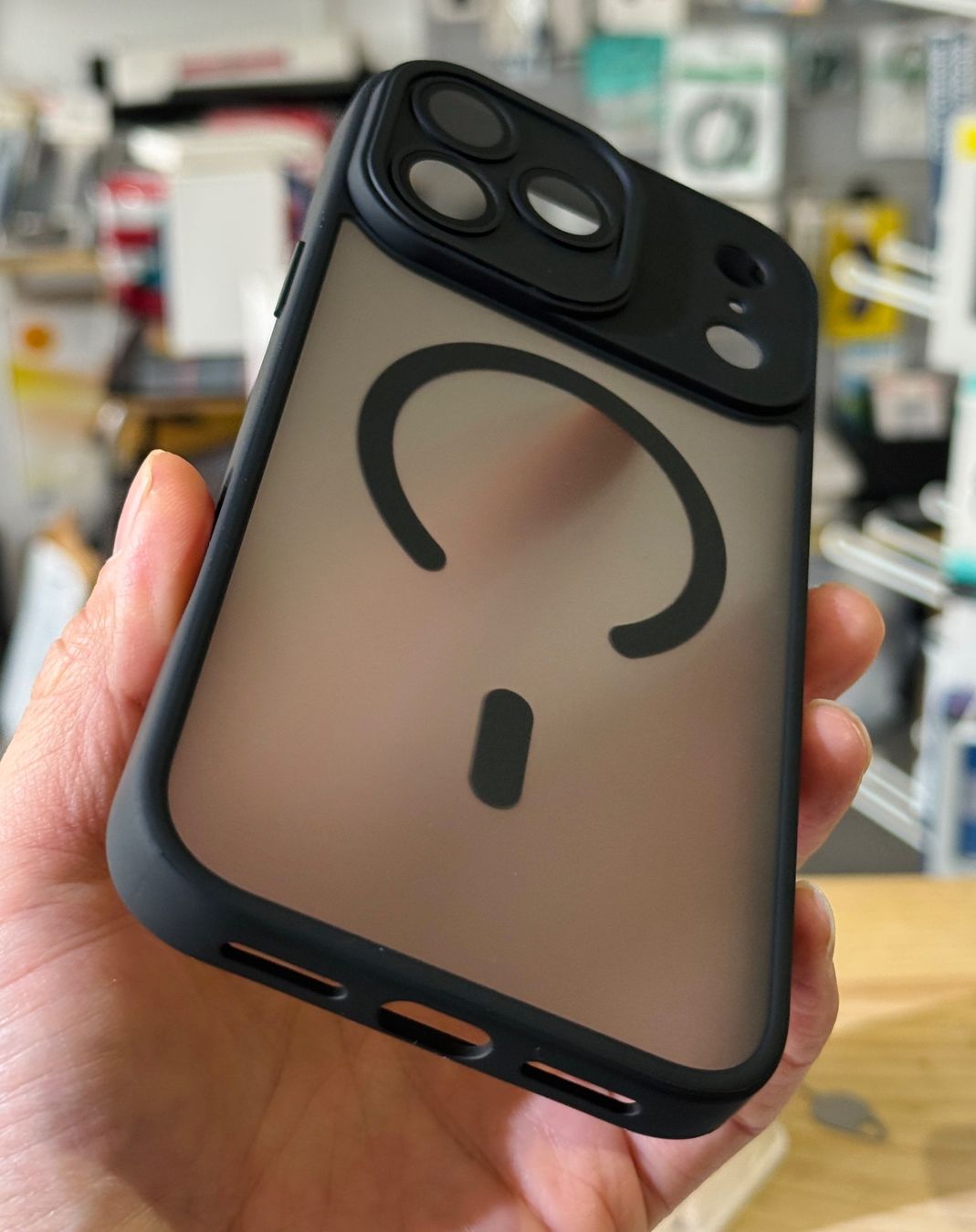Cover & Protezioni schermo: iPhone 18 pro max - Coque magsafe avec protection camera – Nuovo e nell'imballaggio originale da Morges venduto da DigiAC 3