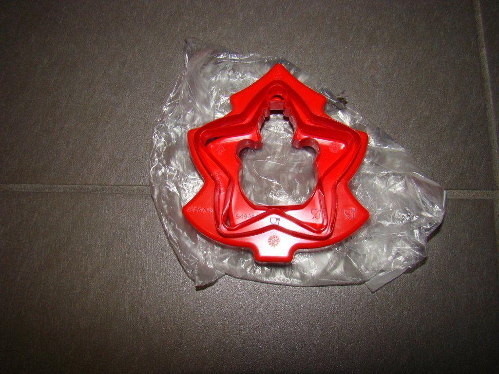 Tupperware Moules à gâteaux: Tupperware, emporte-piéces / Ausstecher – Neuf avec emballage d'origine à Lussery-Villars par pousinete02 1