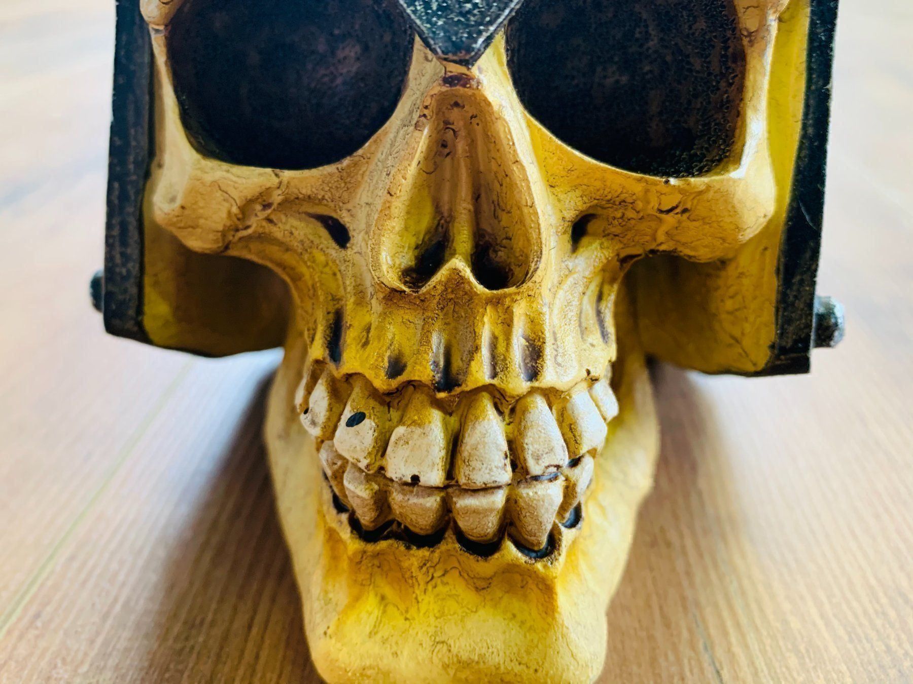 Skulpturen & Statuen: Totenschädel Schädel SKULL Ritter 14cm NEU – Neu und originalverpackt aus Bergdietikon von shopAgent 7