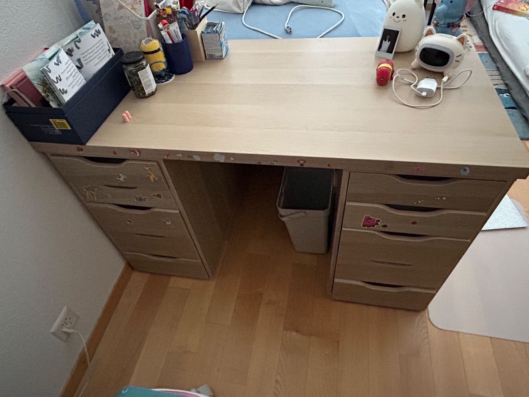Ikea Schreibtische: IKEA DESK KIDS FREE – Gebraucht aus Le Mont-sur-Lausanne von ellesfah