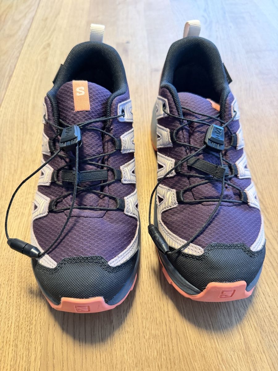 Chaussures filles: Salomon Trekkingschuhe Gr. 34 – D'occasion à Windlach par Binchen0 2