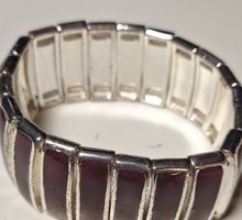 Bracelet vintage argenté et bordeaux, parfait pour l'été!