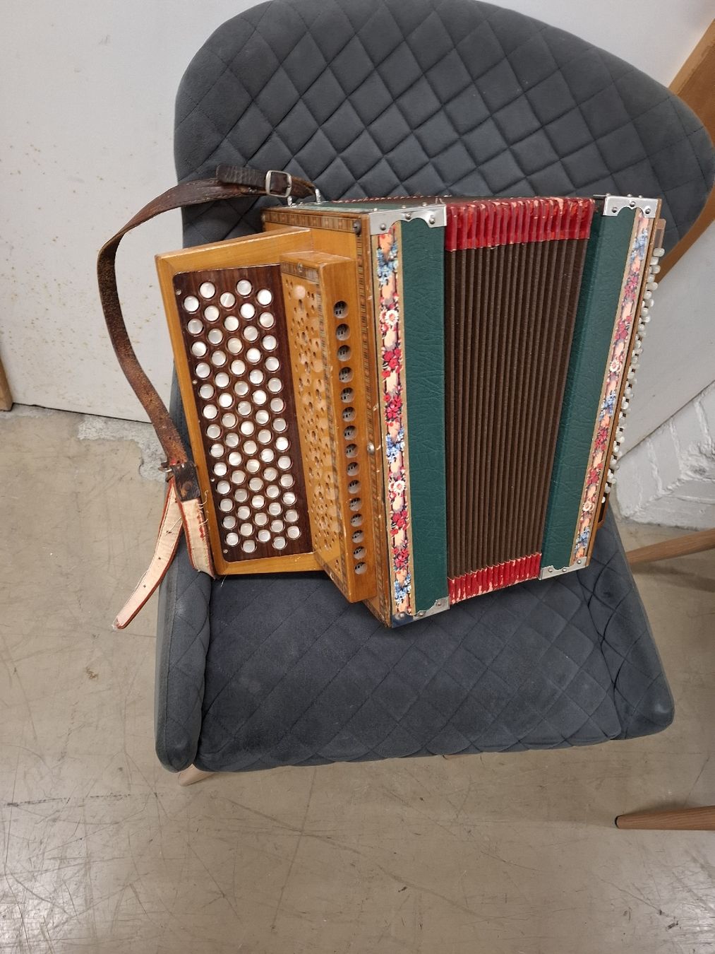 Instruments de musique: schwyzerorgeli chromatish – D'occasion à Villeneuve par BibiVintage 9