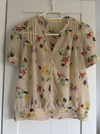 Pins and Needles Bluse, ASO Alex Russo & Spencer Hastings