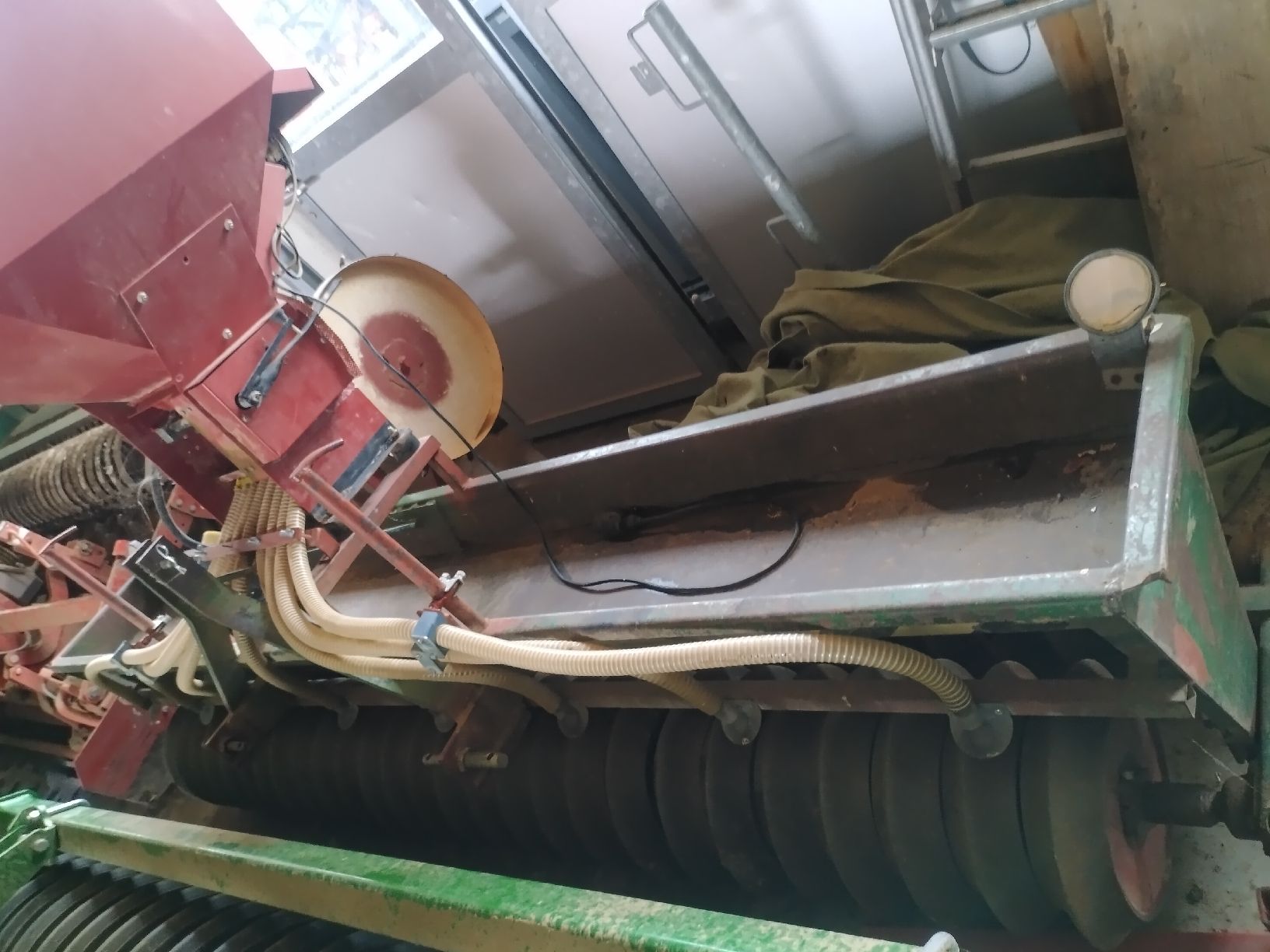 Haruwy Toutes les machines: Walze mit Sähgerät 3 m – D'occasion à Deitingen par RK68 1