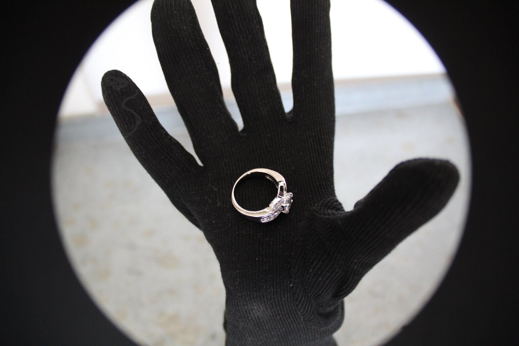 Anelli: Ring mit Strasssteine , Gr.53 - 16.9 – Usato da Locarno venduto da madame-tus-sauds 5