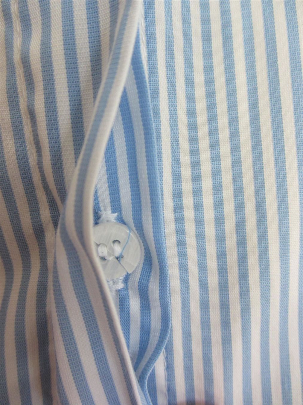 H&M Chemisiers: Bluse blau-weiss gestreift tailliert 36 – D'occasion à Zürich par Diazaio 3