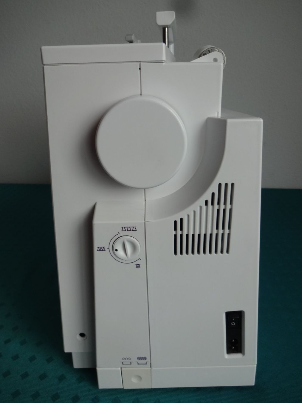 Bernina Macchine da cucire: *BERNINA activa 140* Revidiert – Usato da Frauenfeld venduto da Reyy58 7