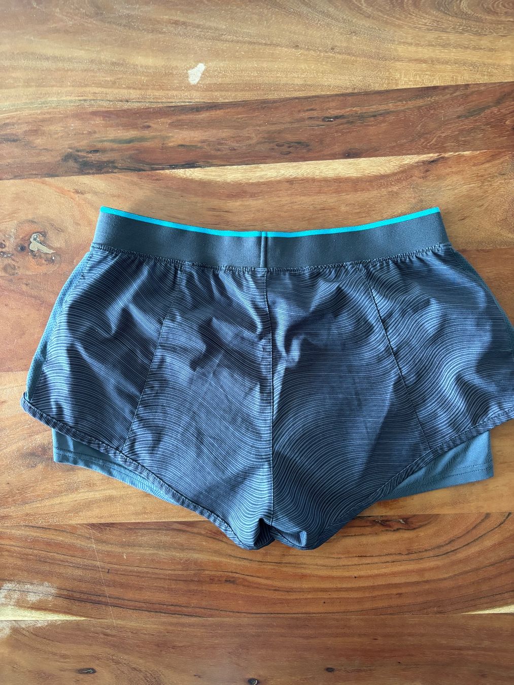 Hosen: Shorts Damen Gr 38 – Gebraucht aus Glattpark(Opfikon) von Mrs.R0bins0n