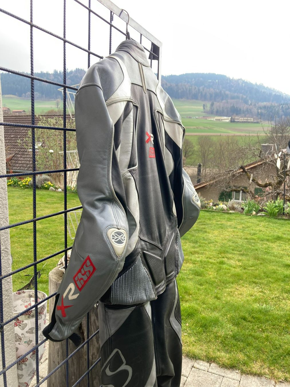 IXS Anzüge: Motorrad Lederkombi 2-Teilig Gr.56 – Gebraucht aus Oberdiessbach von Kurt_11 3