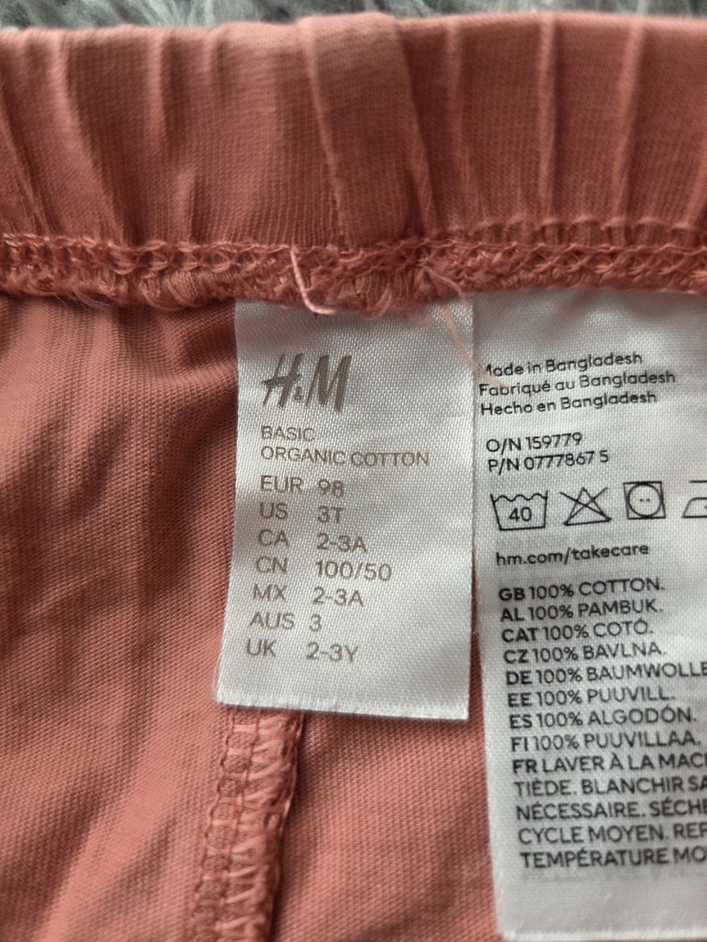 H&M Pantaloni: H&M Shorts Koralle Grösse 98 – Usato da Hüntwangen venduto da ManuM2014 2