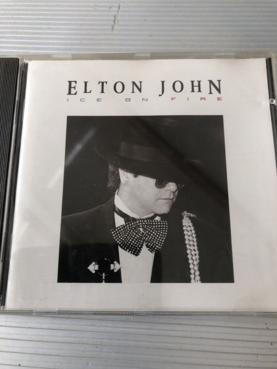 CDs: Elton John - Ice On Fire CD – Gebraucht aus Flaach von rubo7