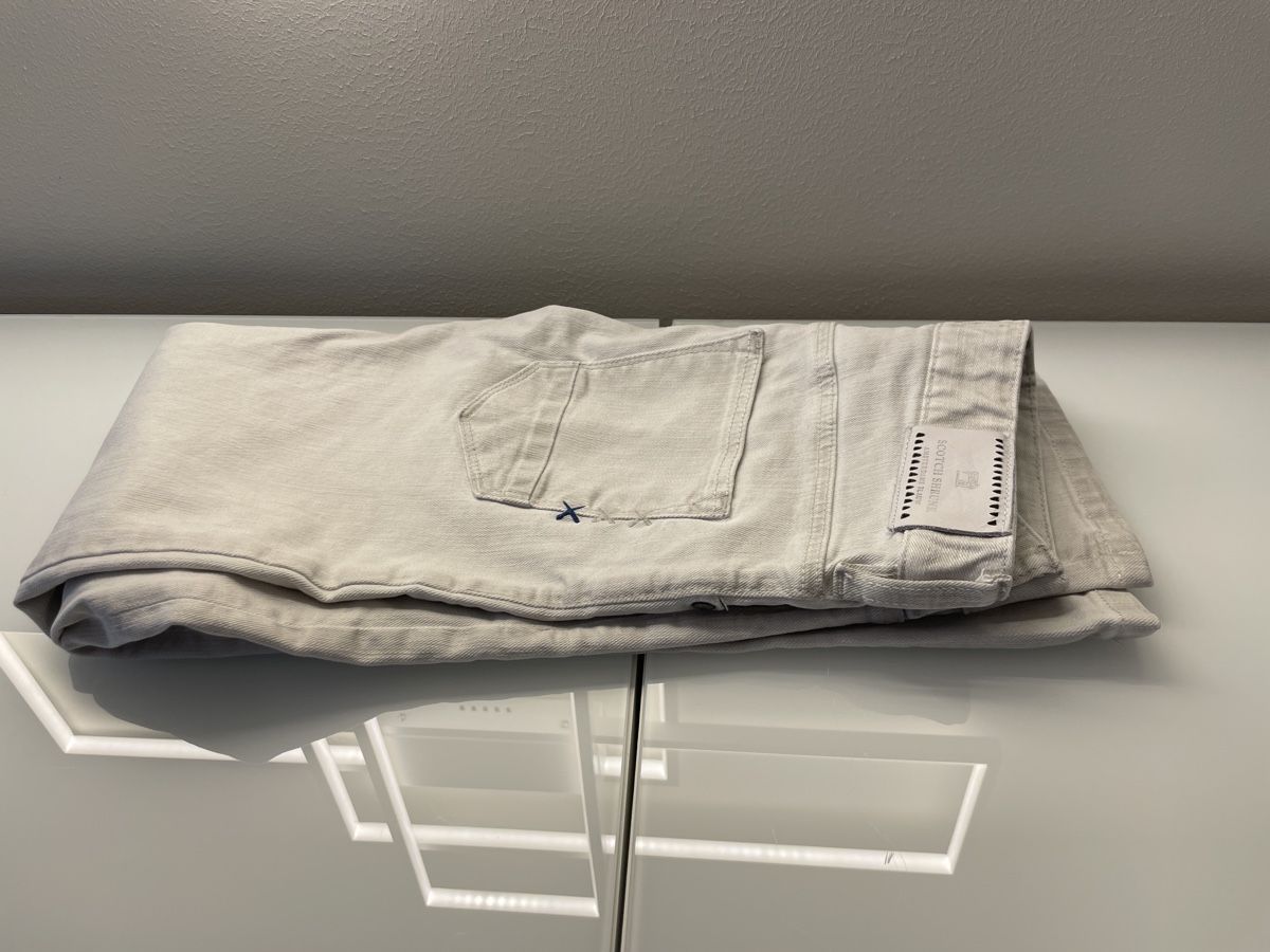 Pantaloni: Scotch&Soda Kinder Sommer-Hose hellgrau Gr. 140 – Usato da Berg TG venduto da Gianeja