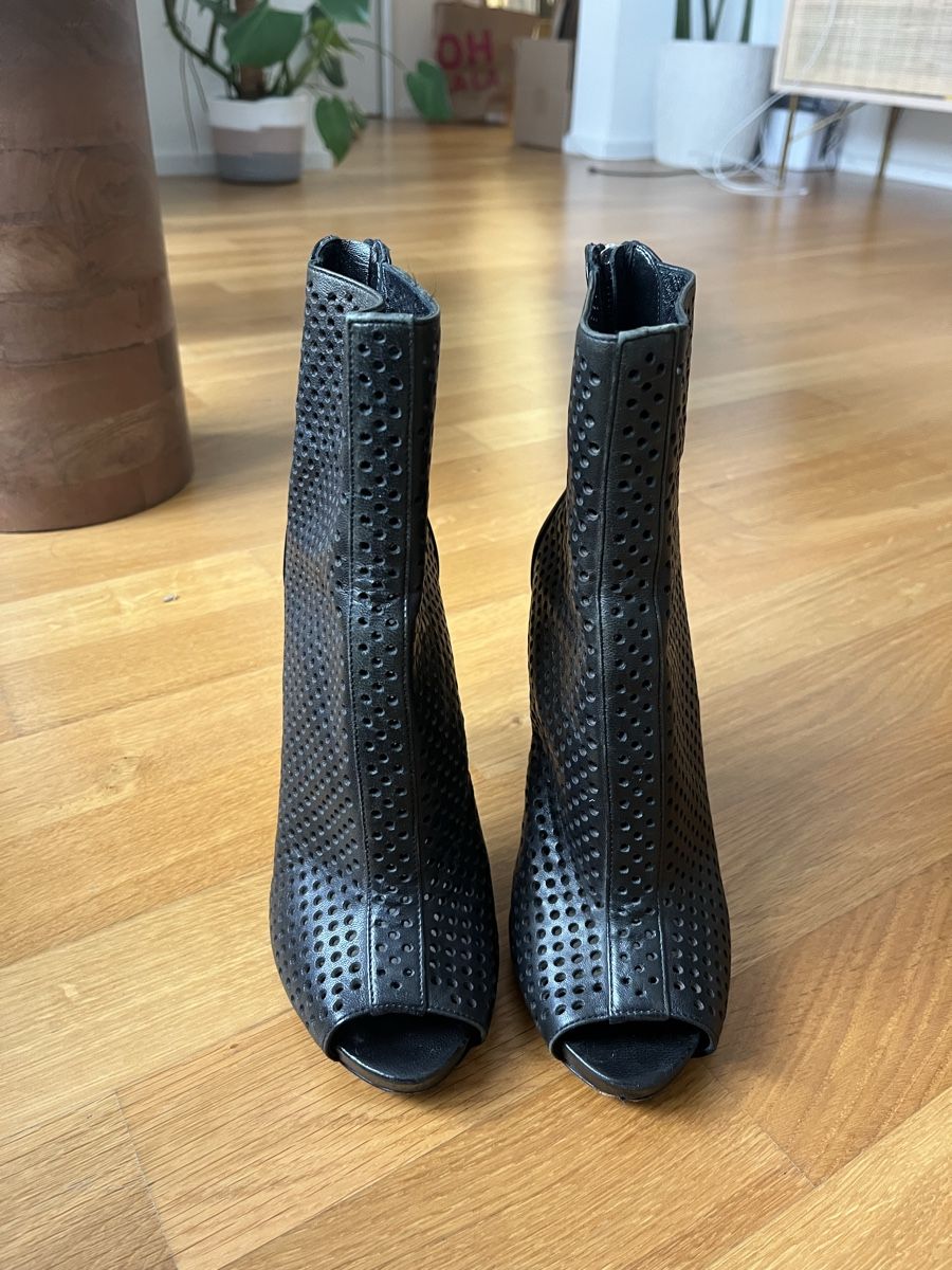 Prada Scarpe da donna: Prada Stiefelleten – Usato da Zürich venduto da jul_855n