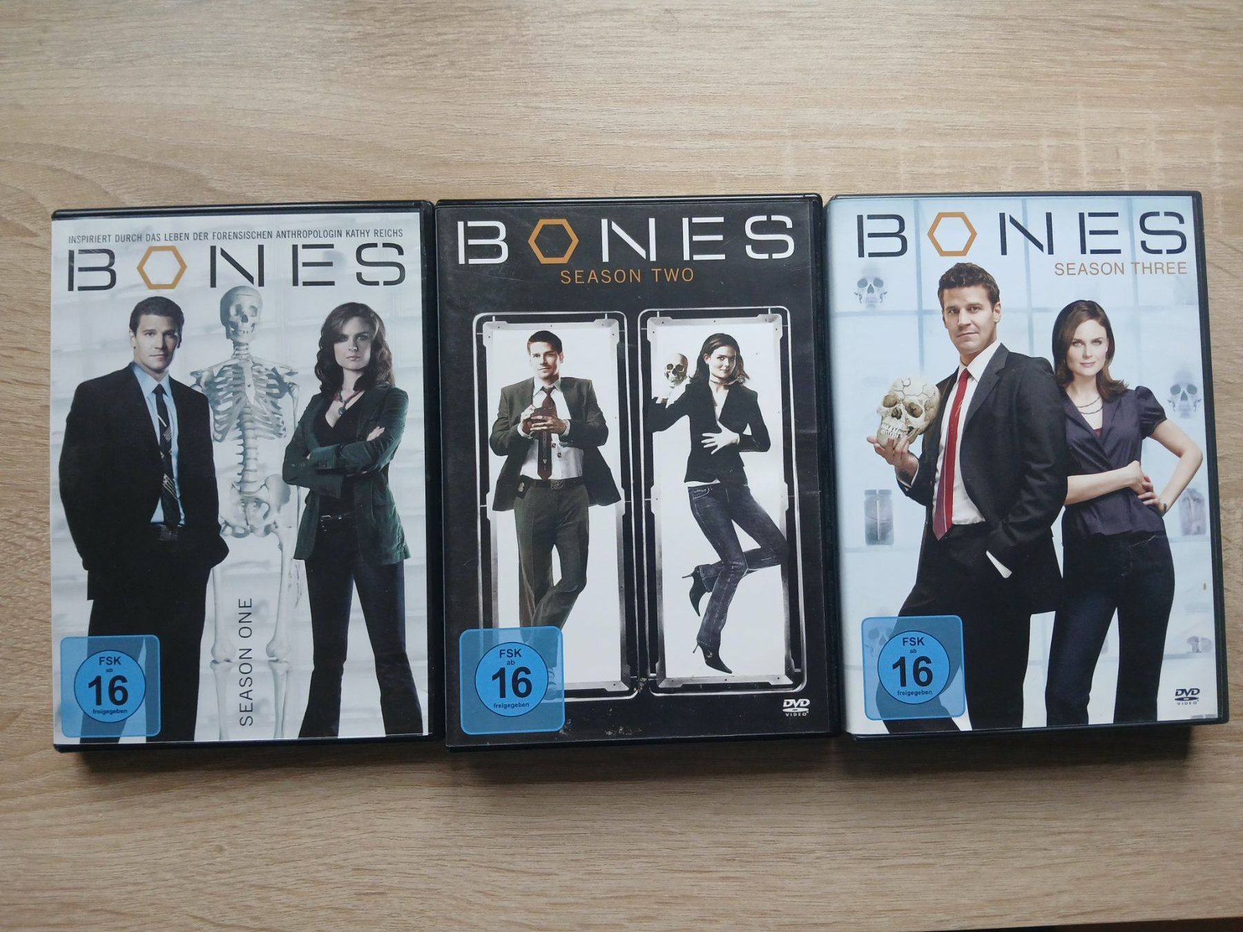 Tutti i DVDs: Bones die Knochenjägerin 1 -7 – Usato da Winterthur venduto da beschwa 1