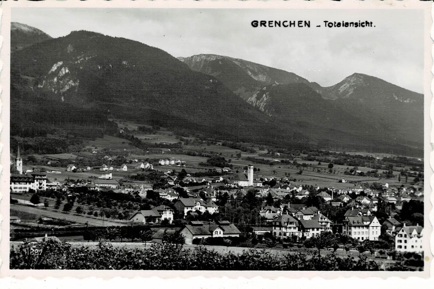 Ansichtskarten: GRENCHEN - Totalansicht SO gel. 1950! – Gebraucht aus Hergiswil NW von Kartenfrau