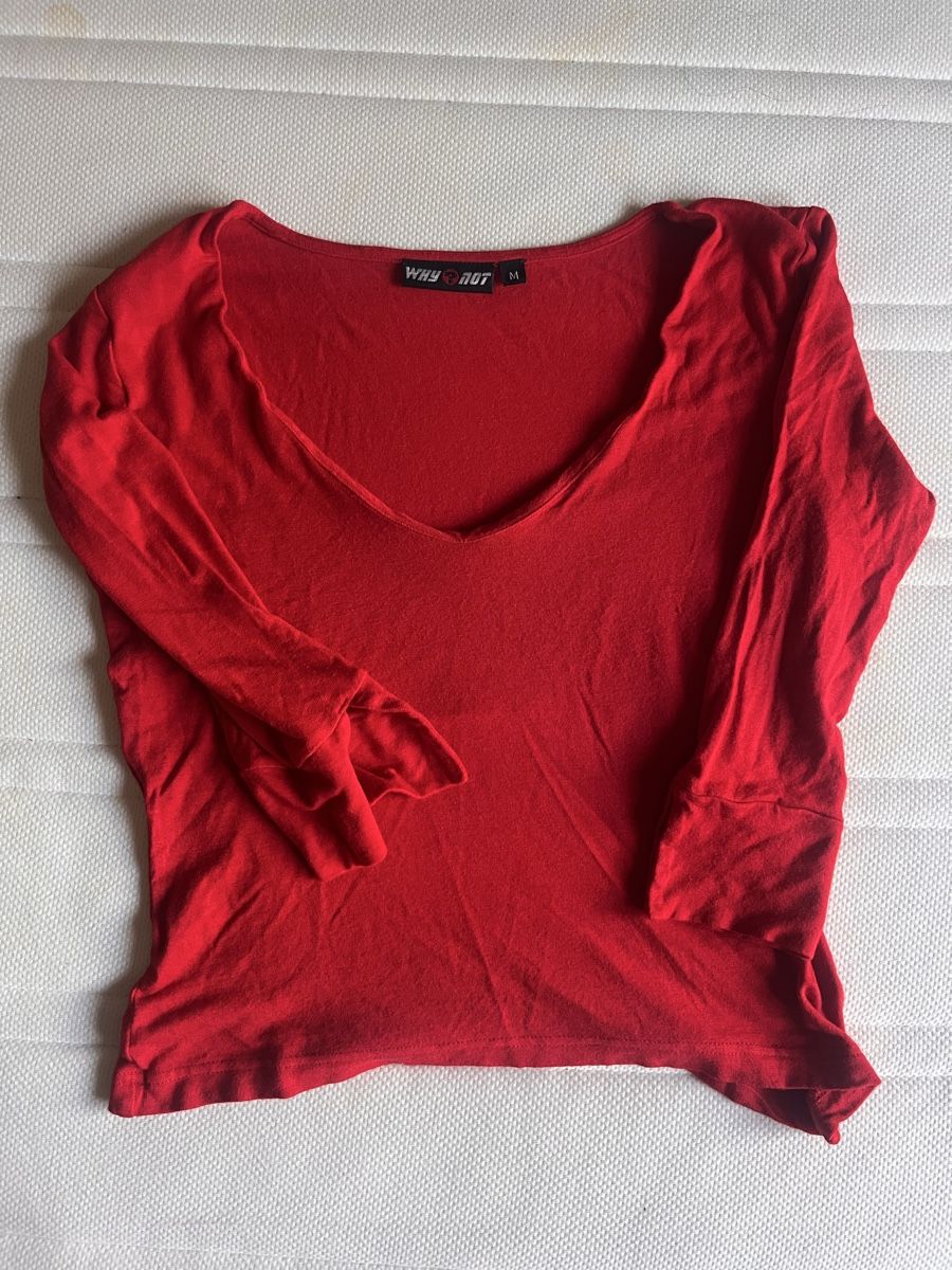 Tops: red v neck top – Gebraucht aus Luzern von janine_l 1
