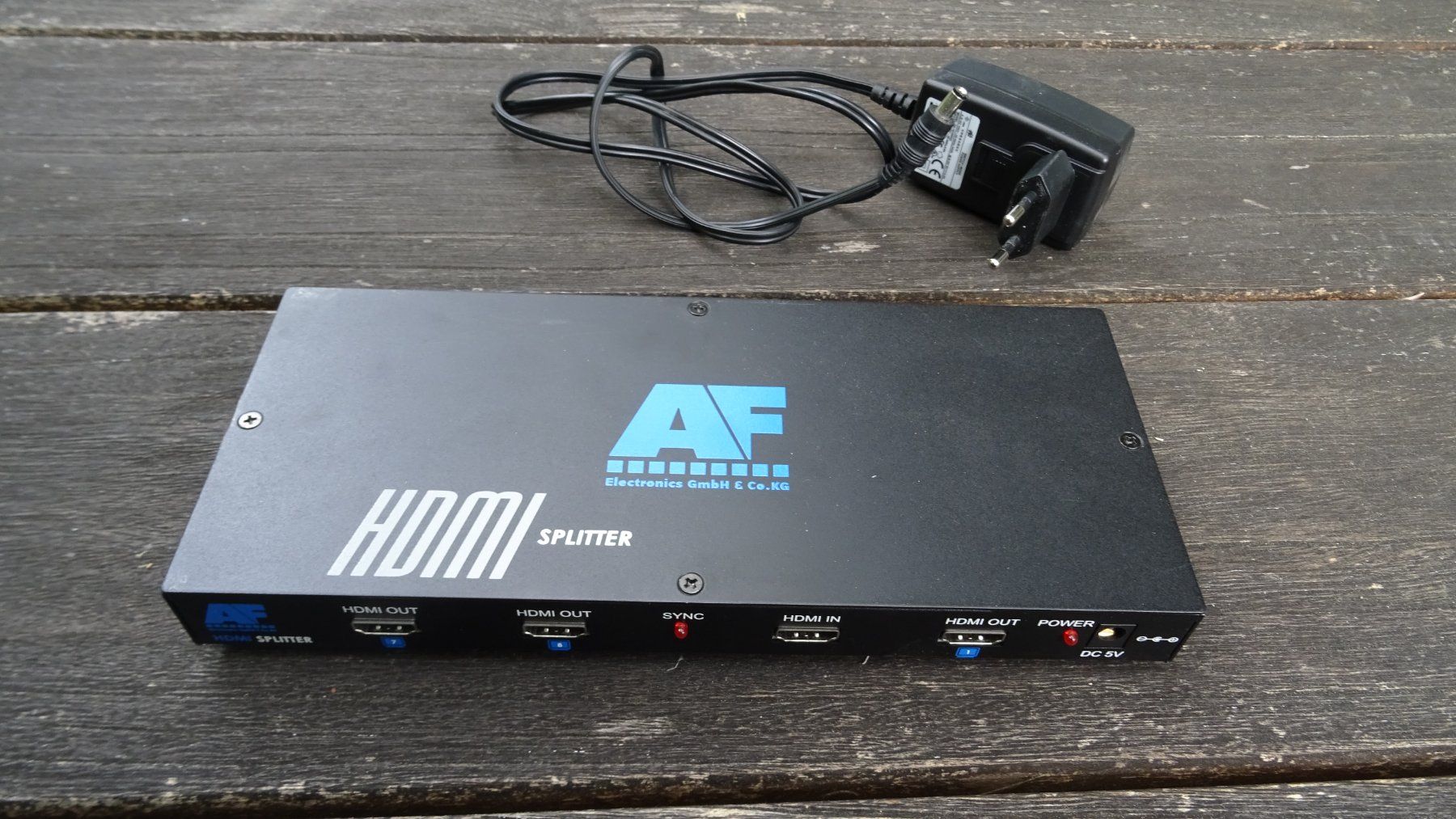Convertitori: AF HDMI splitter HDMI-18SM 1 Eingang / 8 Ausgänge – Usato da Riedholz venduto da Leo.L