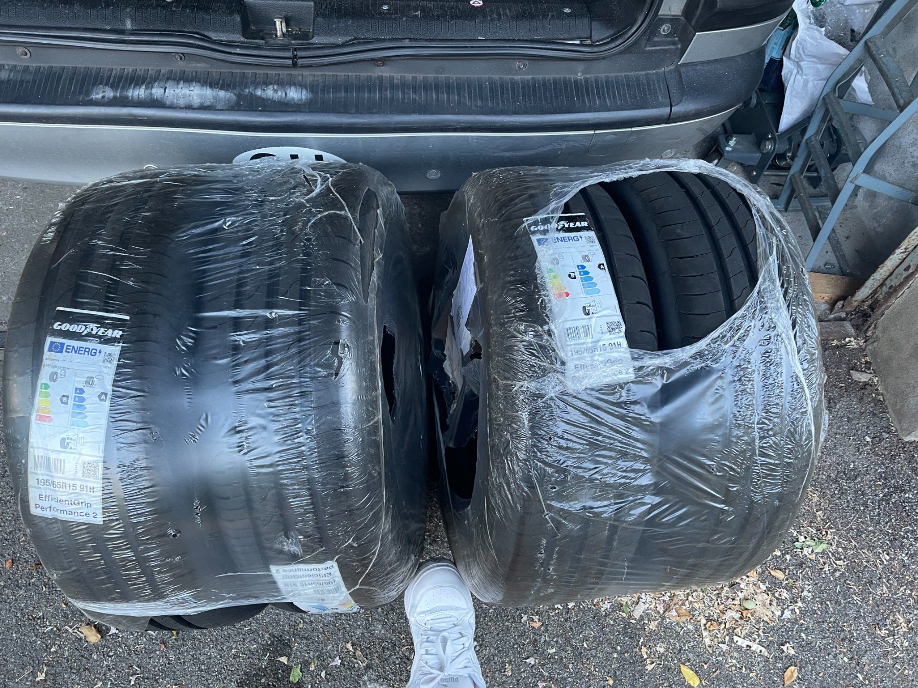 Altro in Scrittura & Disegno: Pneu neuf Goodyear – Nuovo e nell'imballaggio originale da Lausanne venduto da ro-ci