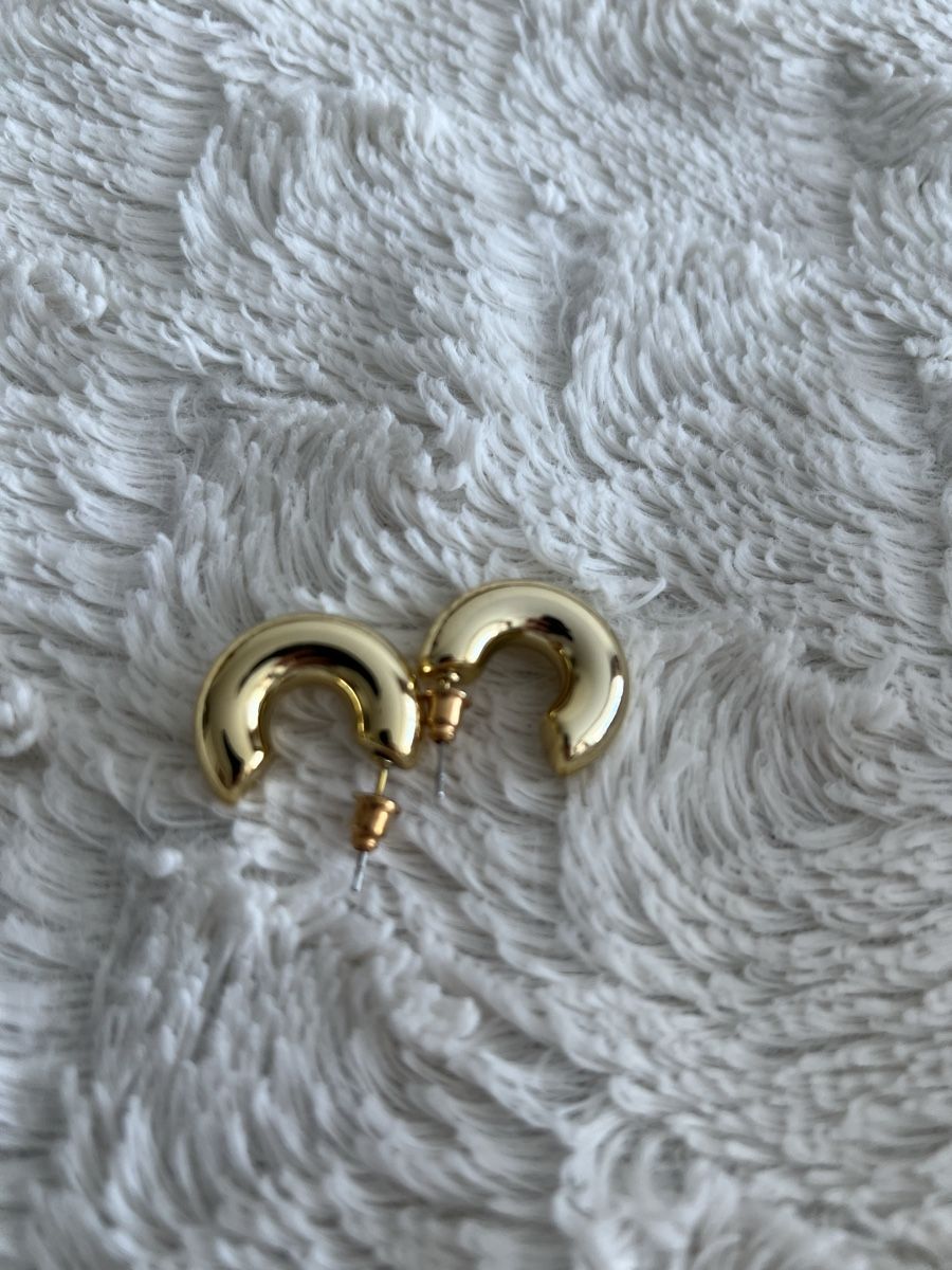 Sonstiger Schmuck: Modische Ohrringe, goldfarben, verschiedene Designs. – Neu (gemäss Beschreibung) aus Nyon von ver_z2cy 6