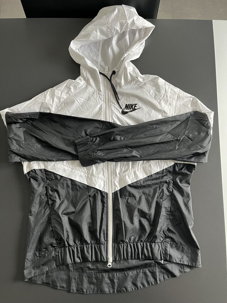 Nike Giacche: Veste Nike – Usato da Lutry venduto da meg_pk9l 2