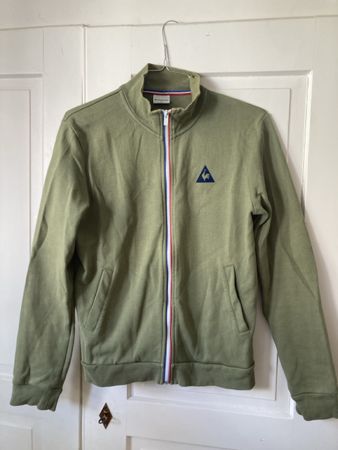 Olivgrünes Jäcklein Grösse S von Le Coq sportif