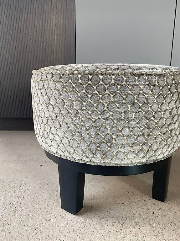 Hocker: Hocker Lambert – Gebraucht aus Widnau von M.Rohner
